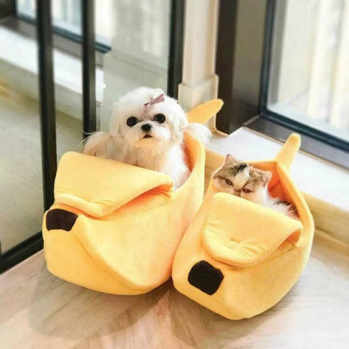 Cozy Fun with the Banana Cat Bed!